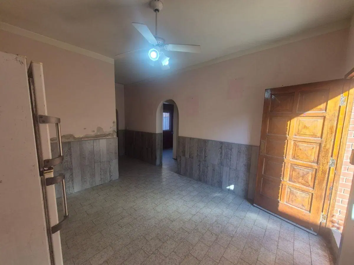 CASA 3 AMBIENTES en venta CON COCHERA Y PATIO en Llavallol 1