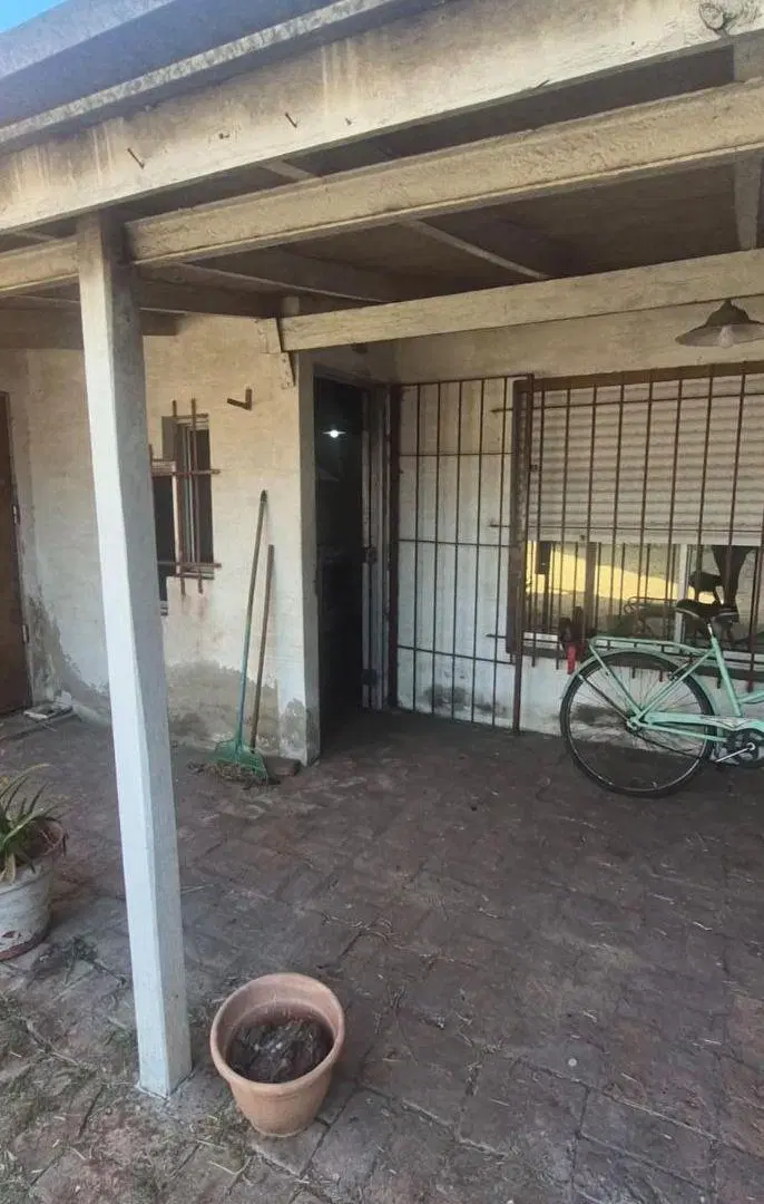 Casa con 2 dormitorios en venta en Llavallol CON PATIO 5