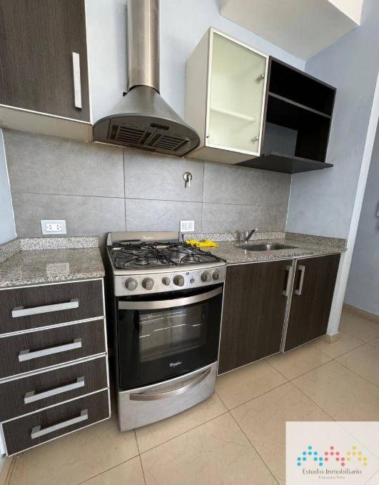 Foto de MONOAMBIENTE APTO CRÉDITO EN VENTA, A METROS DE H YRIGOYEN, imagen 2