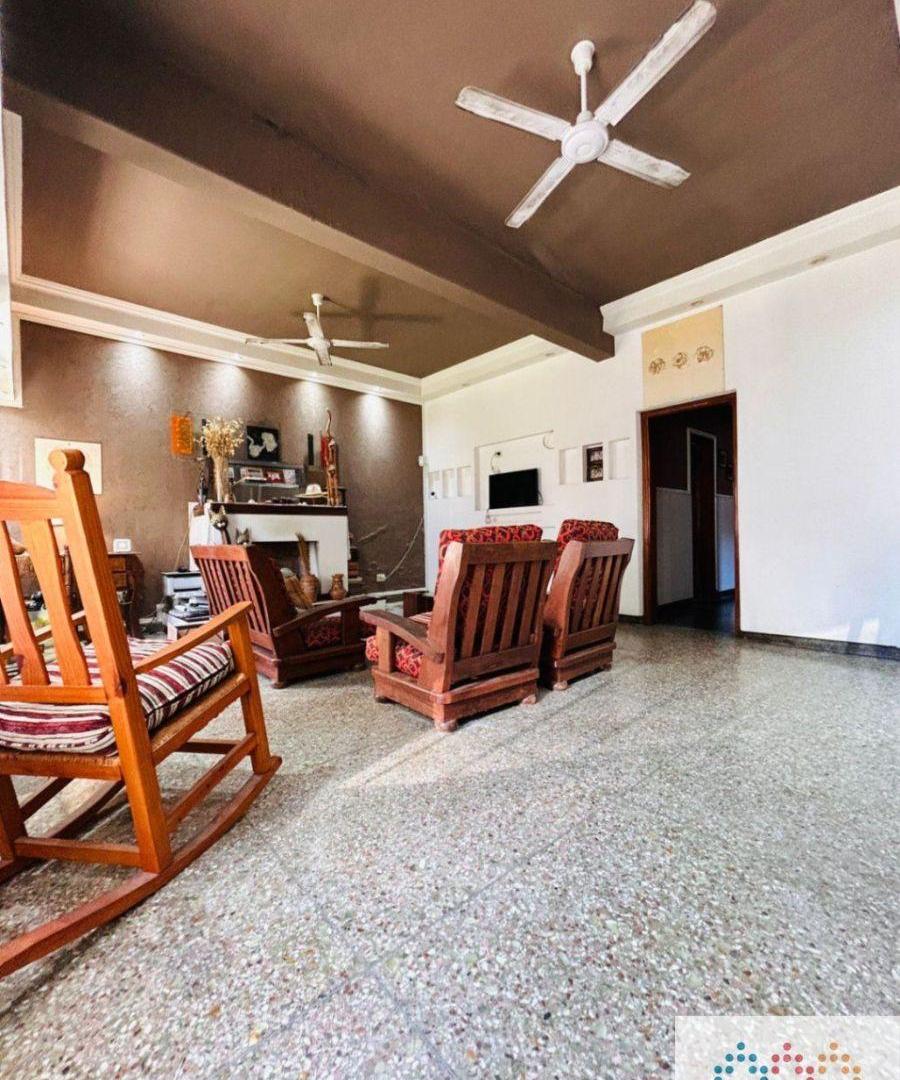 Foto de Casa con 3 habitaciones, jardín y garage, imagen 1