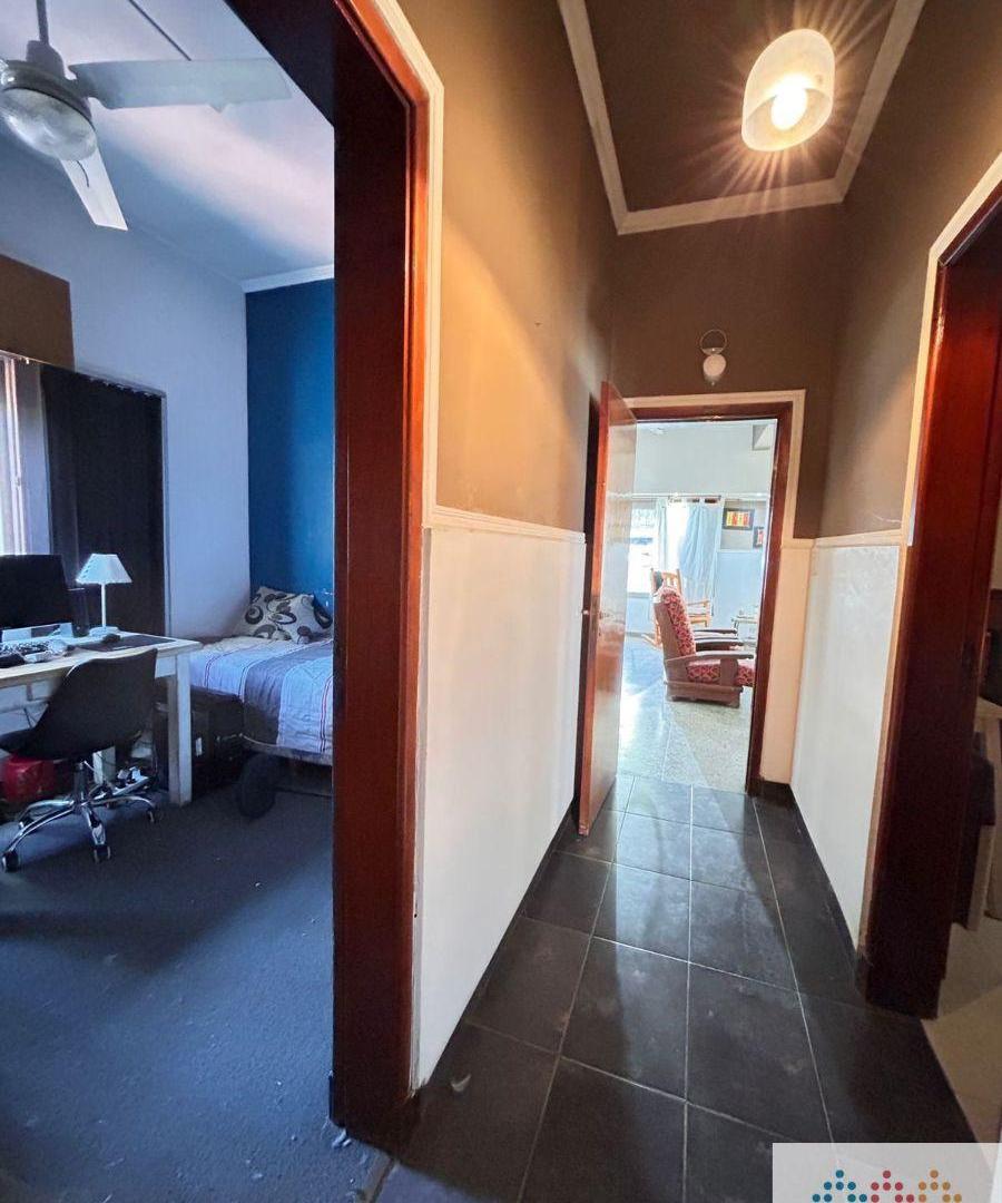 Foto de Casa con 3 habitaciones, jardín y garage, imagen 2