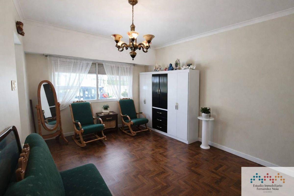 Foto de Chalet en Esquina con Gran Patio y Cochera | Lomas de Zamora, imagen 4