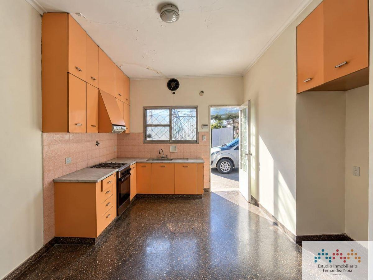 Foto de Casa en venta c/ cochera en Temperley, imagen 1