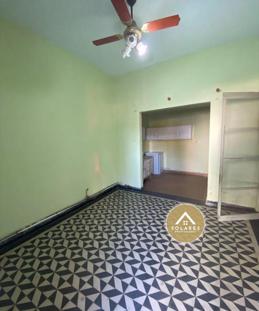 Casa con amplio patio en zona centro
