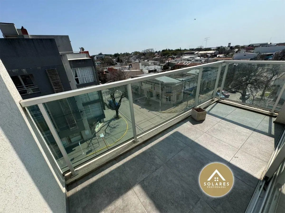 Semipiso a 100 mts de Plaza San Martin 3