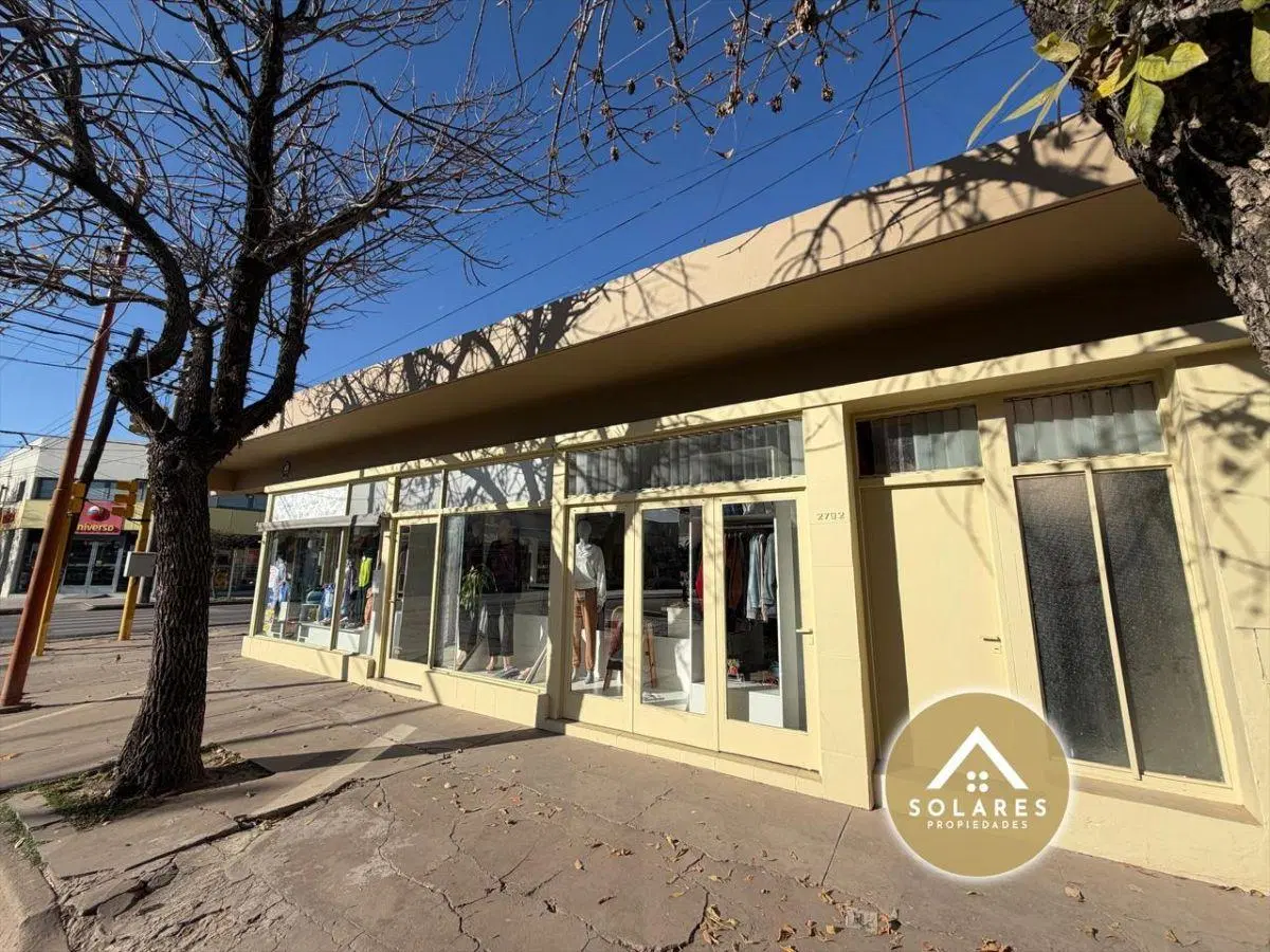 Salon comercial en excelente esquina 5