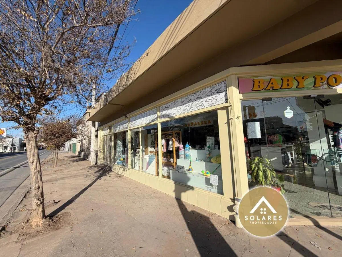 Salon comercial en excelente esquina 2