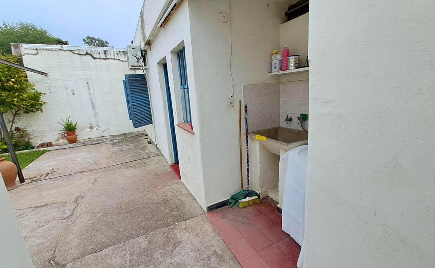 Foto de CASA VENTA 3 DORM. DON BOSCO COCHERA PATIO CORDOBA, imagen 2