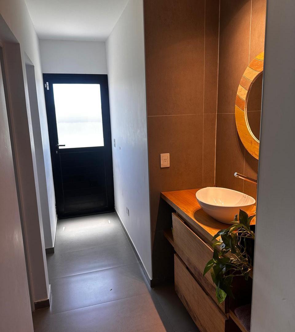 Foto de VENTA CASA 4 DORM CON PILETA ANISACATE CORDOBA, imagen 4
