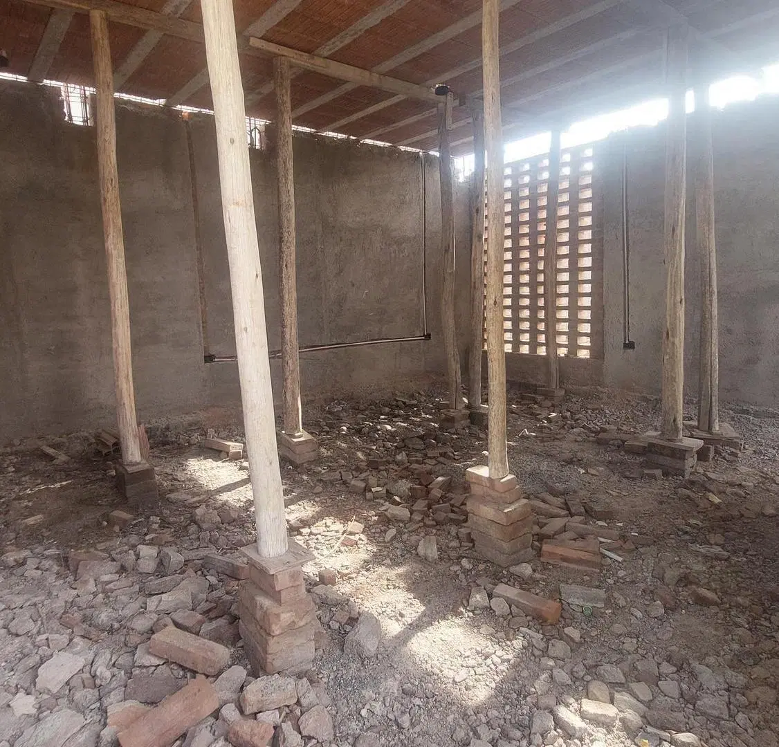 Lote en Venta 500 m2 con casa en ejecución, B° M Antonieta, Luján 1