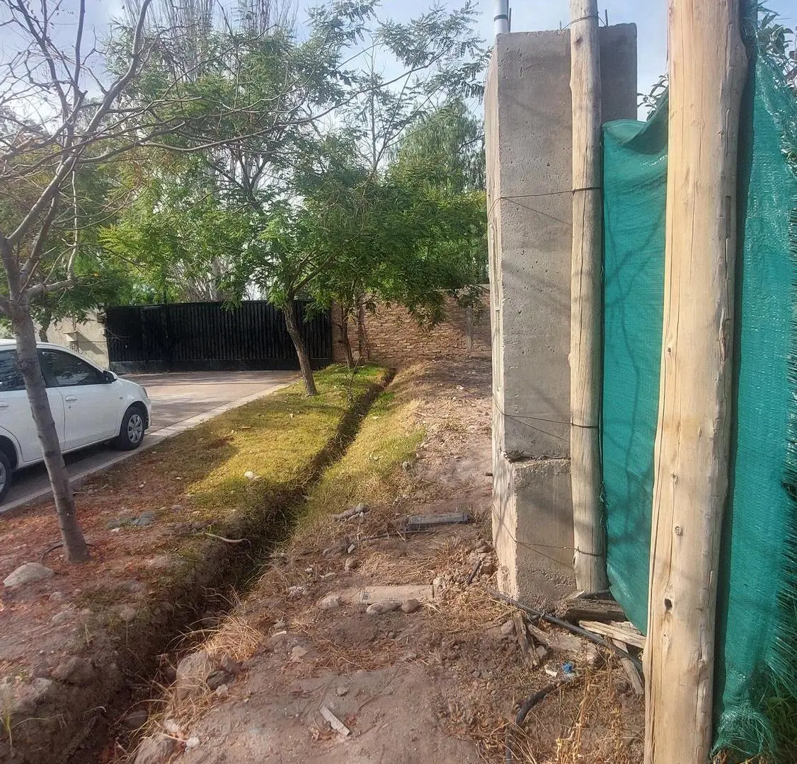 Lote en Venta 500 m2 con casa en ejecución, B° M Antonieta, Luján 5