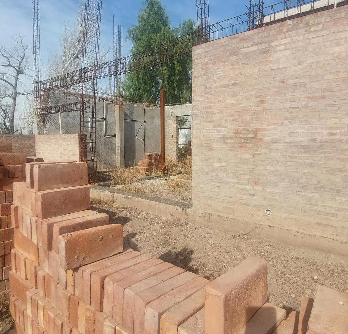 Lote en Venta 500 m2 con casa en ejecución, B° M Antonieta, Luján 3