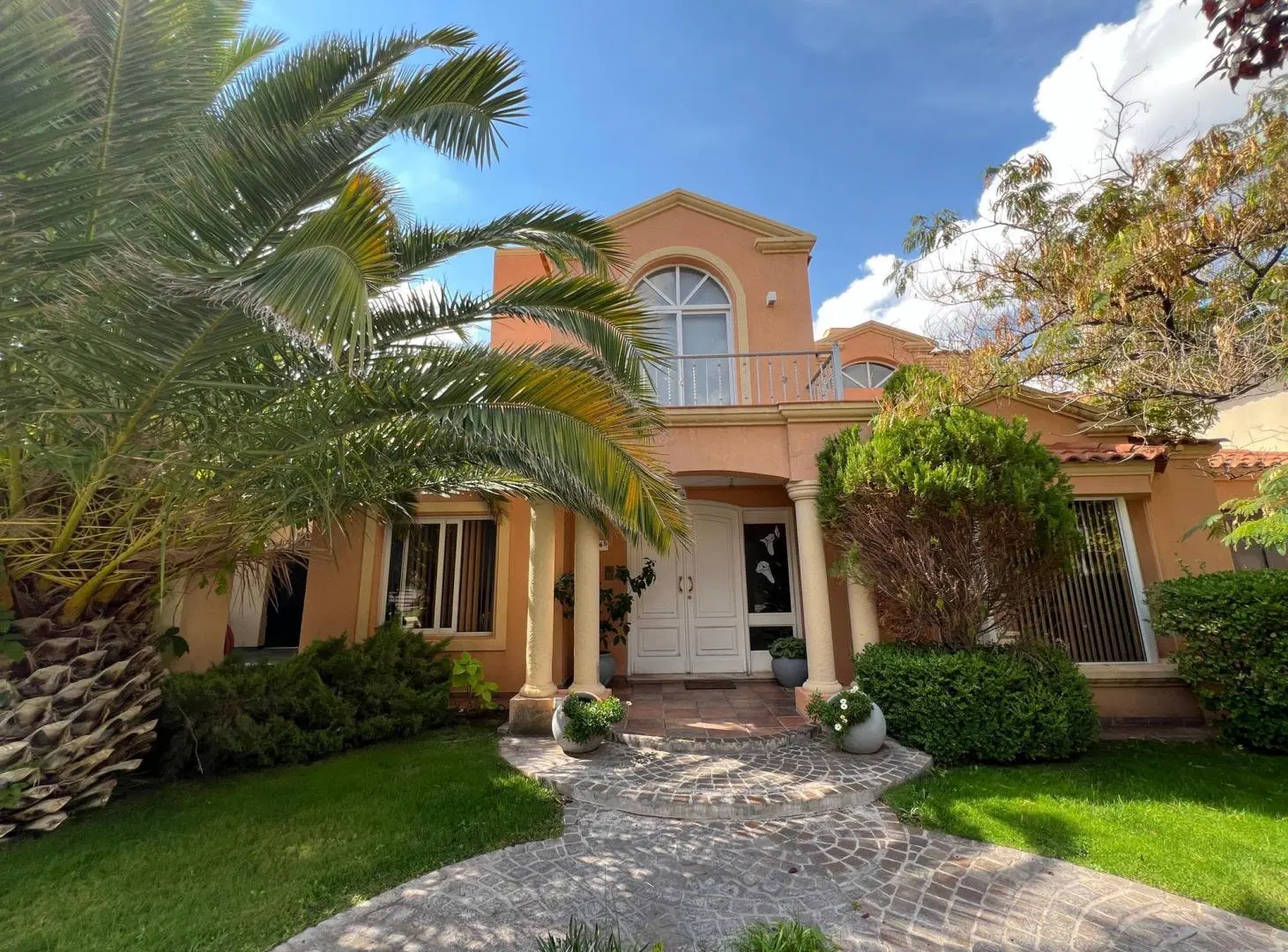 Casa en Venta 320 m2 en Palmares, 2da etapa 2
