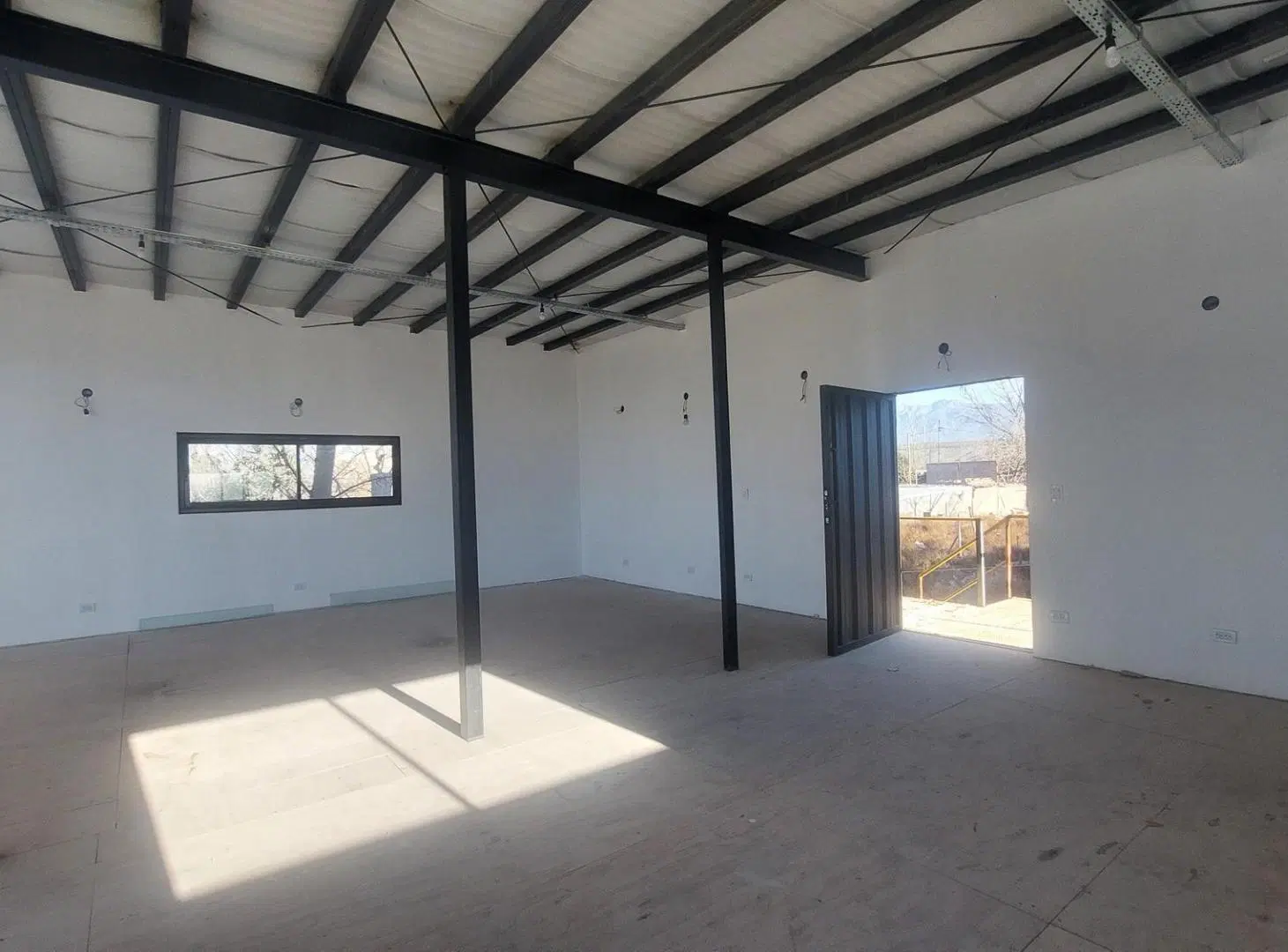 Oficina en Alquiler 70 m2 en Chacras de Coria, Luján 5