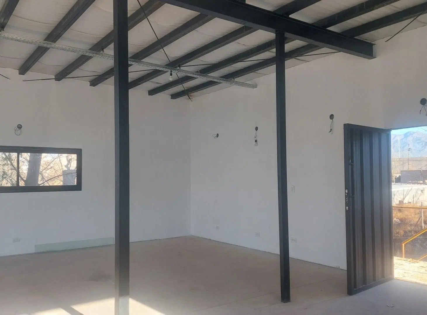 Oficina en Alquiler 70 m2 en Chacras de Coria, Luján 4