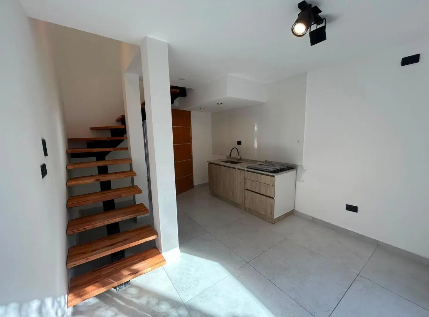 Duplex en Venta a estrenar en Luzuriaga Maipu 1