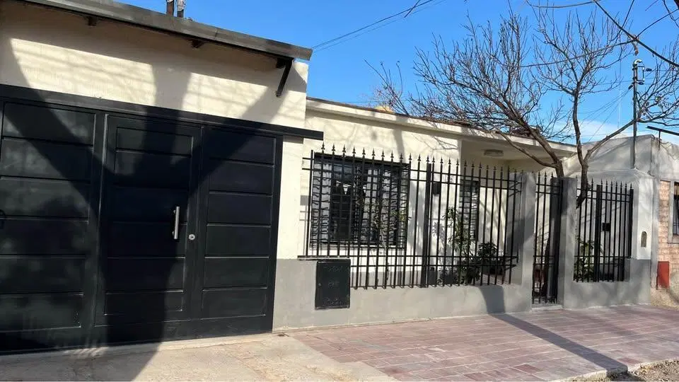 Casa en Venta 4 Dormitorios a 1 cuadra de Palmares, Godoy Cruz 4