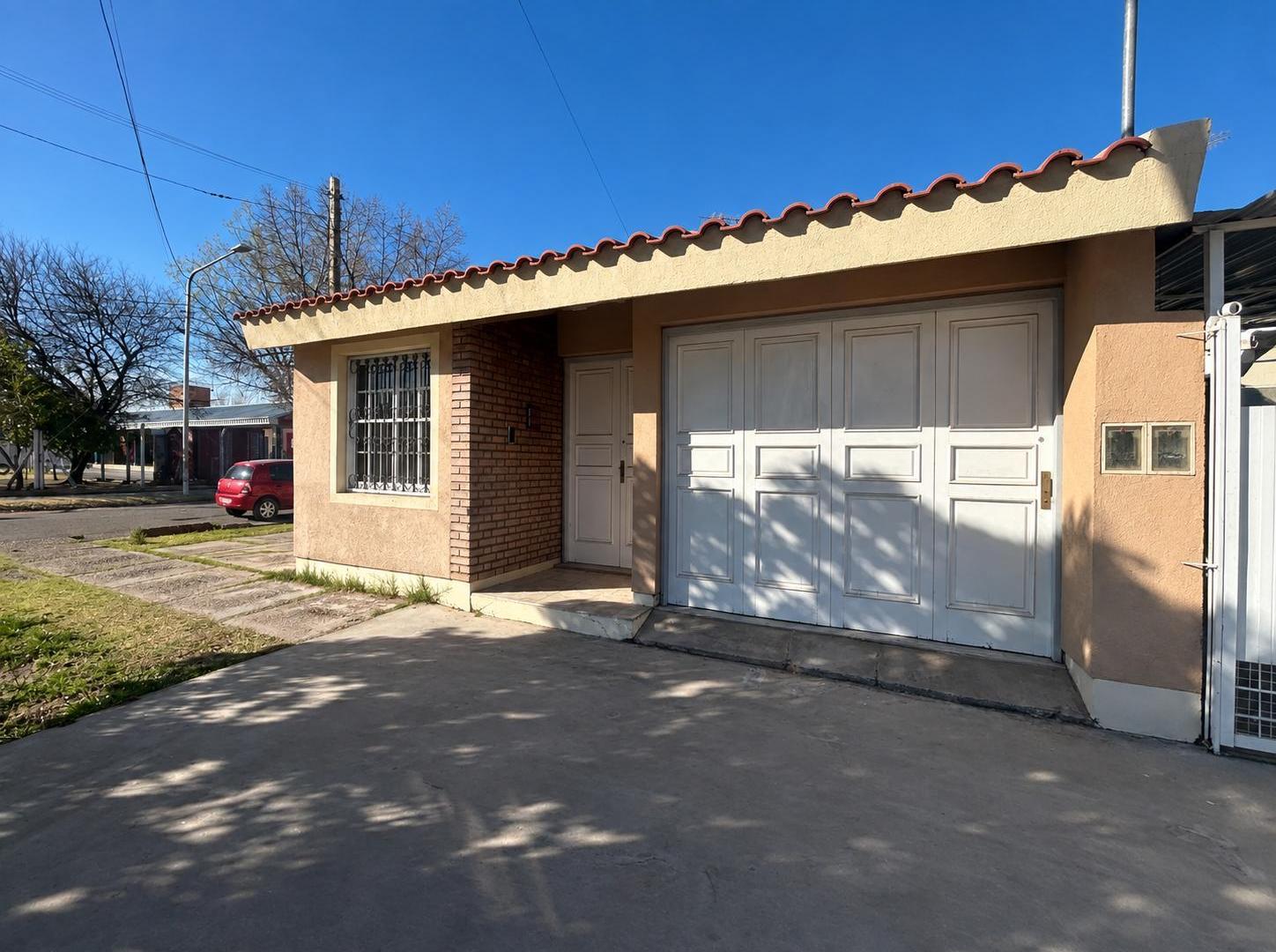 Foto de Casa en venta en San Martin Mendoza CEC 4 ubicación inmejorable, imagen 2