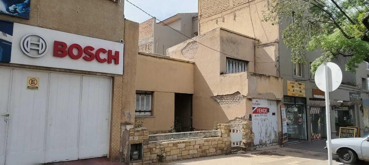 Foto de Oportunidad casa a renovar, 6 amb,cochera ,patio en Juan B Justo, cdad, imagen 2