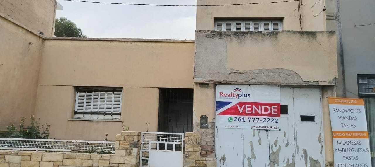 Foto de Oportunidad casa a renovar, 6 amb,cochera ,patio en Juan B Justo, cdad, imagen 4