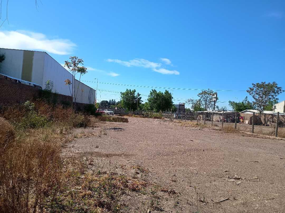Foto de Terreno en Venta 1318 m2 gran visibilidad en oeste de Acceso Sur., imagen 4