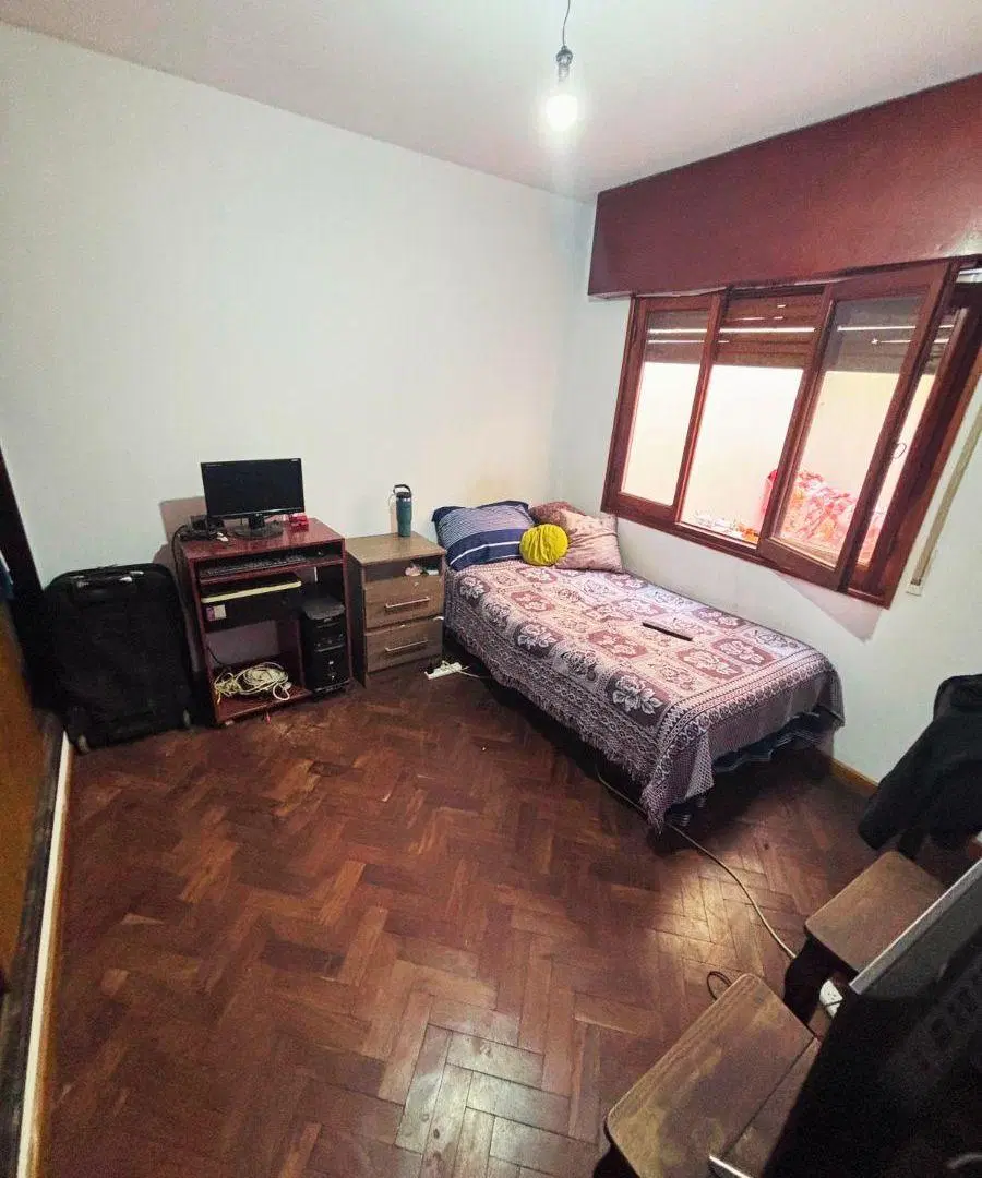 VENDO DEPTO, PLANTA BAJA 3 DOR. CON COCHERA 75.000 DÓL. 5
