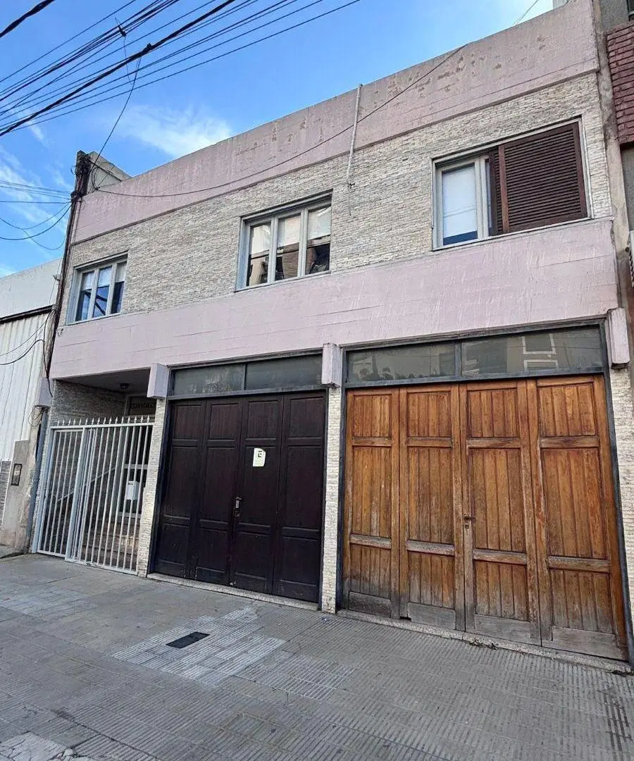 VENDO DEPTO, PLANTA BAJA 3 DOR. CON COCHERA 75.000 DÓL. 4