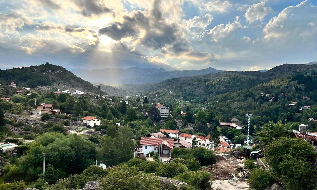 Oportunidad Única de Invertir en un Terreno con Vistas Impresionantes! 1