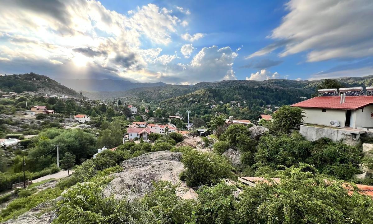 Oportunidad Única de Invertir en un Terreno con Vistas Impresionantes! 3