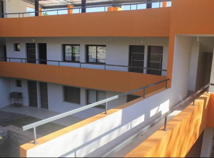 Oportunidad!! Venta de 8 deptos. con pileta, quincho, P/ turismo con escritura 3