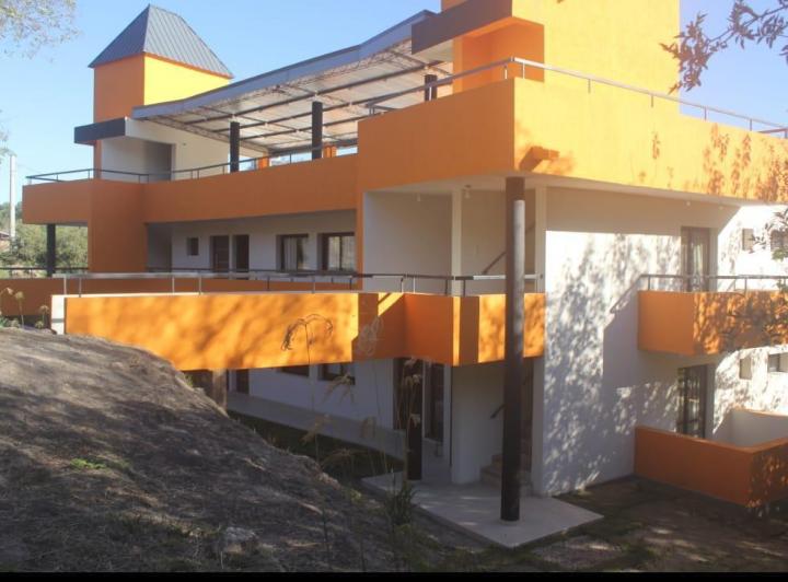 Oportunidad!! Venta de 8 deptos. con pileta, quincho, P/ turismo con escritura 2