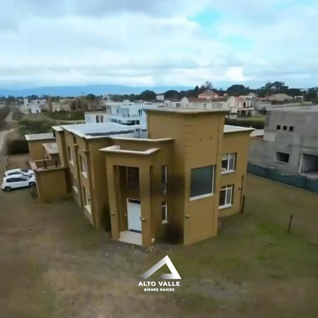 Casa en Zona Sur - Frente al Aeropuerto – Salta 3