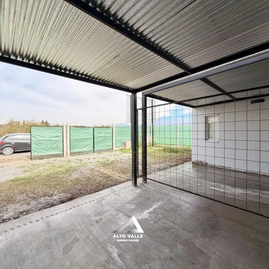 Casa a estrenar en venta de 2 dormitorios con galería y amplio terreno – Recodo San Luis 2