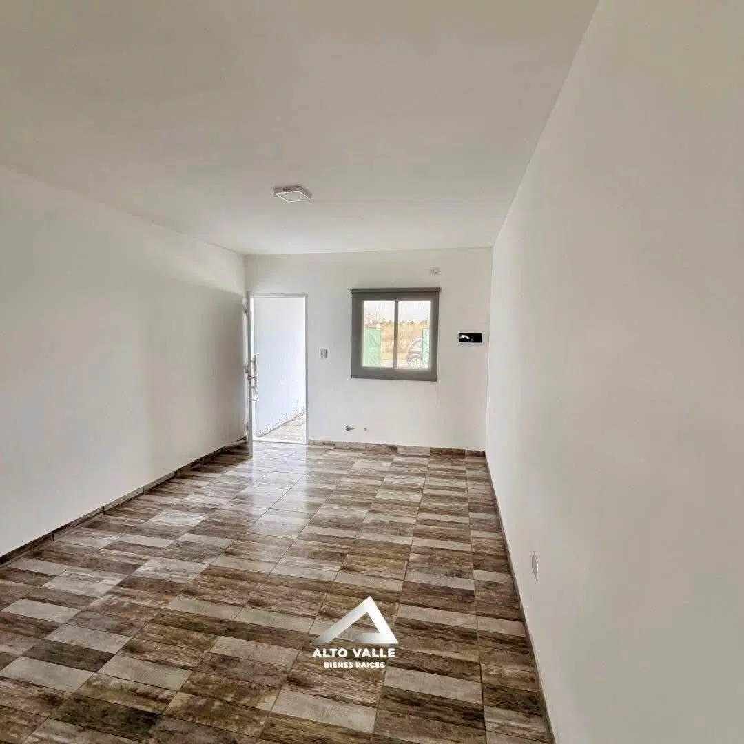 Casa a estrenar en venta de 2 dormitorios con galería y amplio terreno – Recodo San Luis 3