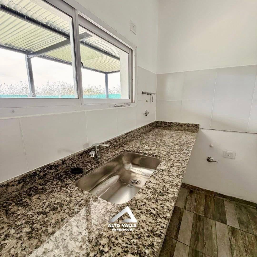 Foto de Casa a estrenar en venta de 2 dormitorios con galería y amplio terreno, imagen 4