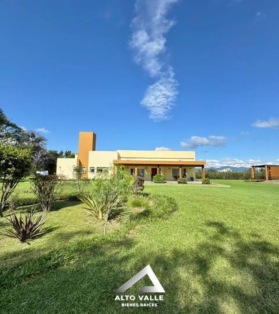 Casa en ZCASA EN ALQUILER CON OPCIÓN A COMPRA EN SAN LUIS – 9.000 M² DE TERRENO Y QUINCHO CON PILETA 4