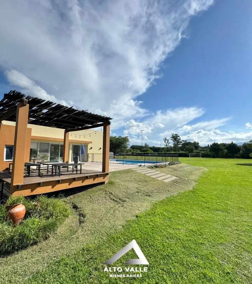 Casa en ZCASA EN ALQUILER CON OPCIÓN A COMPRA EN SAN LUIS – 9.000 M² DE TERRENO Y QUINCHO CON PILETA 5