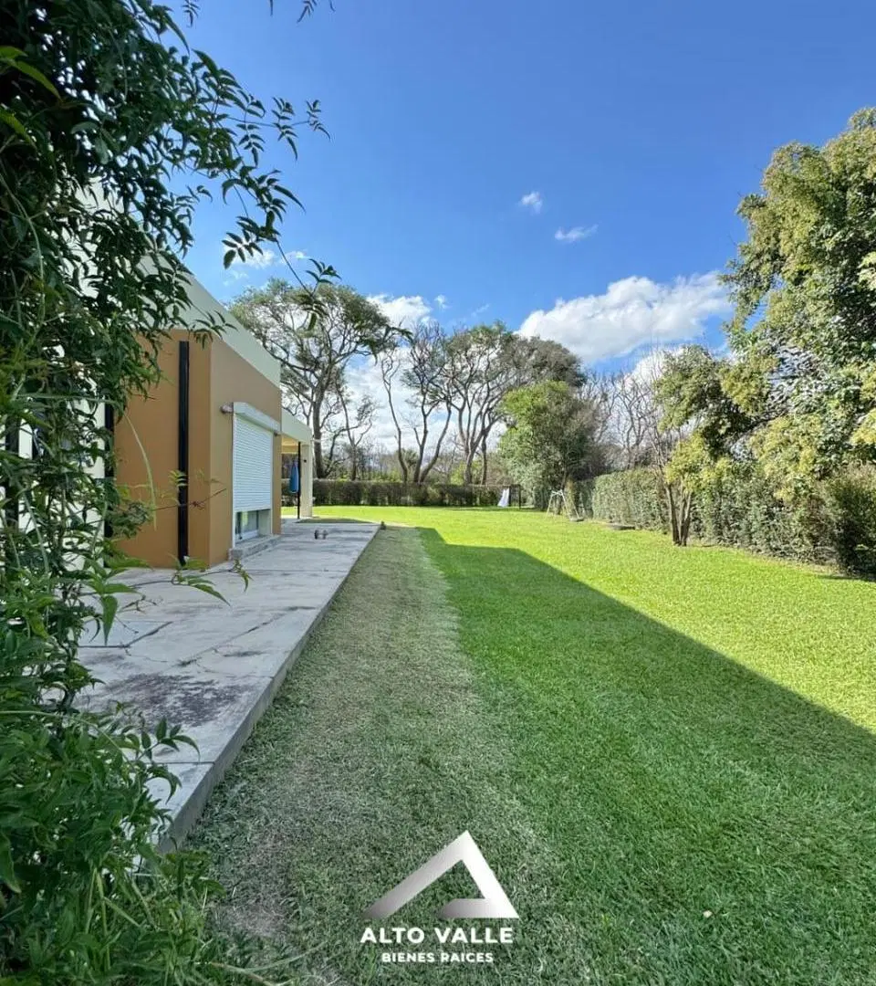 Casa en ZCASA EN ALQUILER CON OPCIÓN A COMPRA EN SAN LUIS – 9.000 M² DE TERRENO Y QUINCHO CON PILETA 2