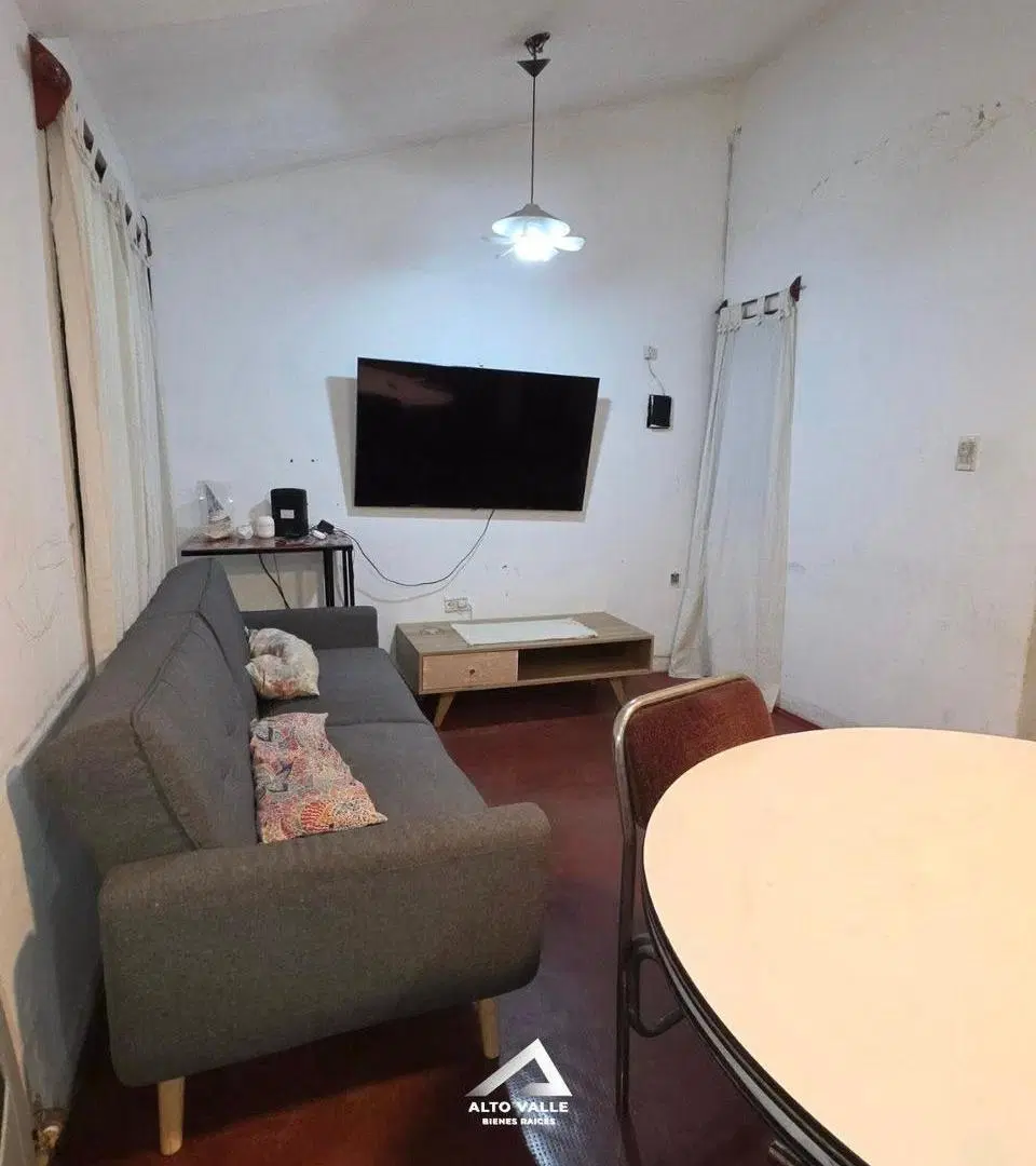 Casa en Zona SurCASA EN VENTA DE 3 DORMITORIOS CON AMPLIO FONDO – BARRIO SANTA ANA II 4