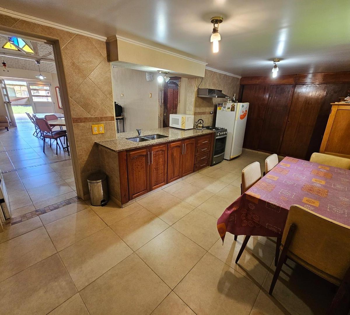 Santa Clara, Chalet 5 Amb con Amplio Parque. Sobre 4 Lotes 4
