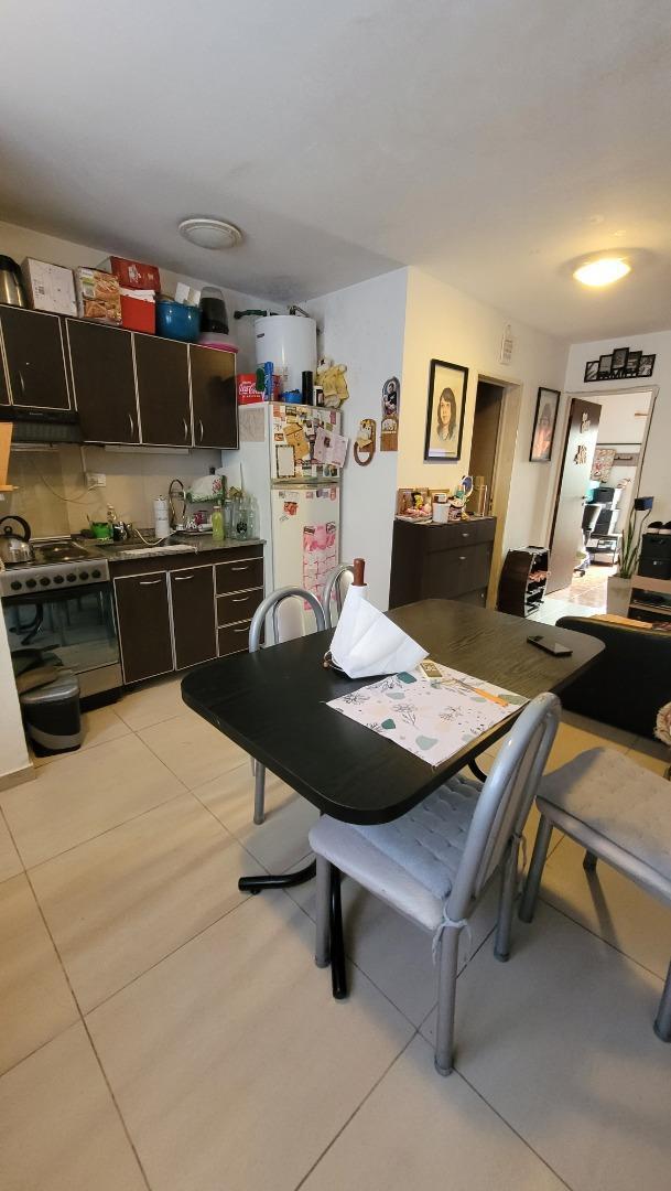 Foto de VILLA BALLESTER: DEPTO. 2 AMB AL FRENTE CON ESPACIO P/ AUTO, imagen 4