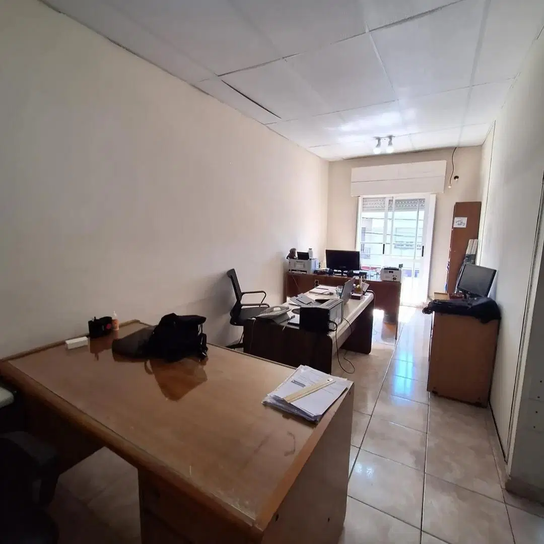 SAN MARTIN CENTRO:  ALQUILER DE OFICINAS 1° PISO AL FRENTE 3
