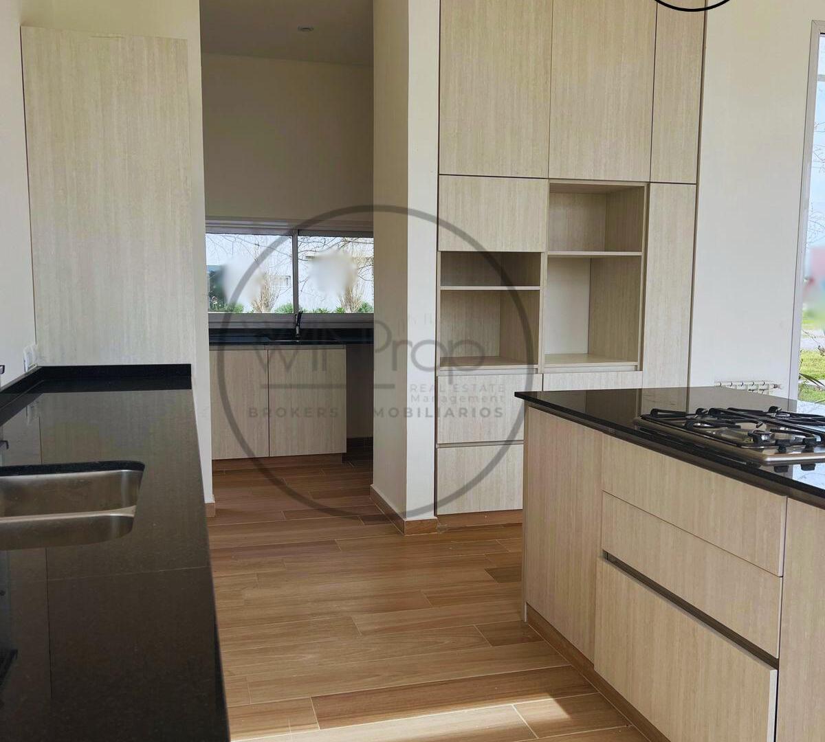Foto de CASA EN VENTA - CLUB CAMPO SAN ROQUE LUJÁN A ESTRENAR, imagen 4