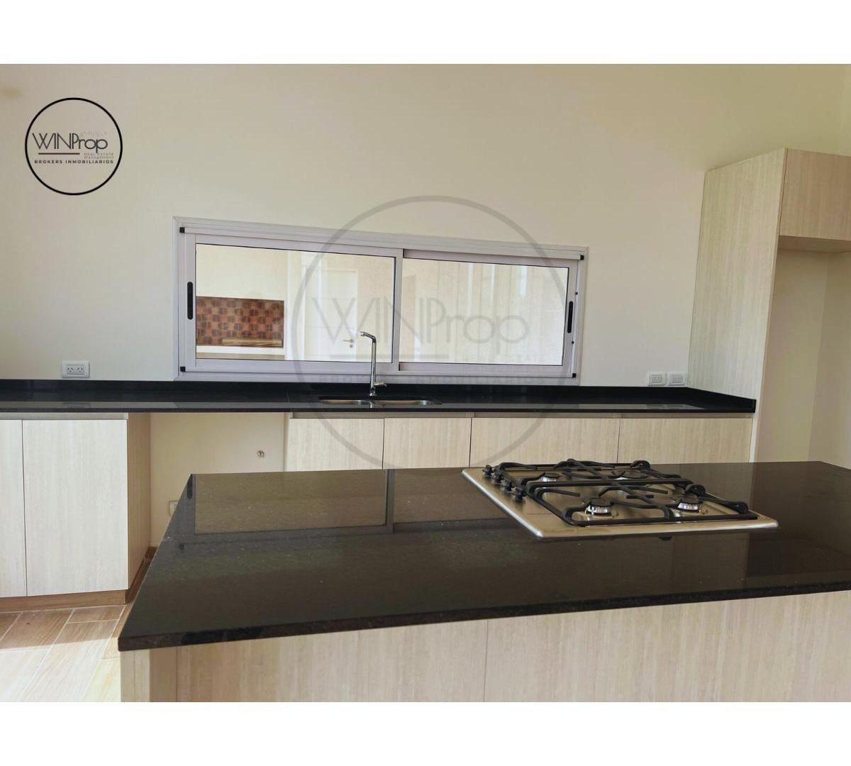 Foto de CASA EN VENTA - CLUB CAMPO SAN ROQUE LUJÁN A ESTRENAR, imagen 3