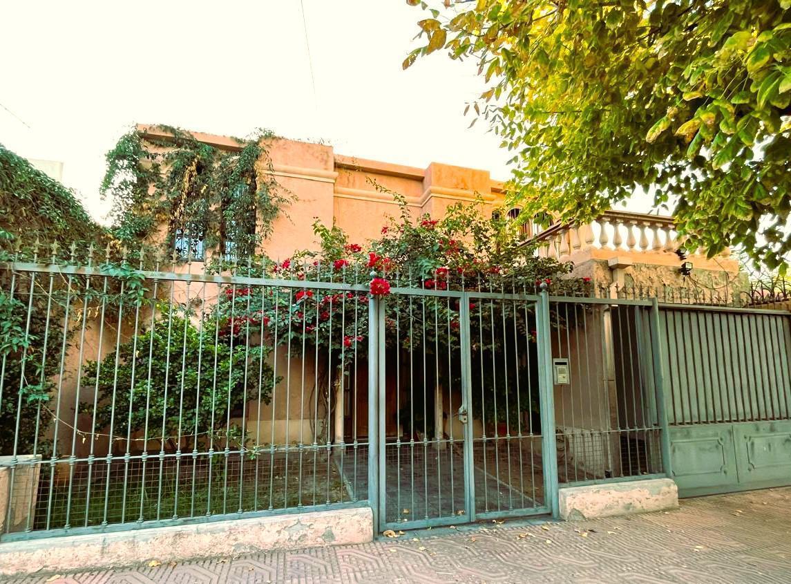 Hermosa Casa en Venta en Guaymallen 2