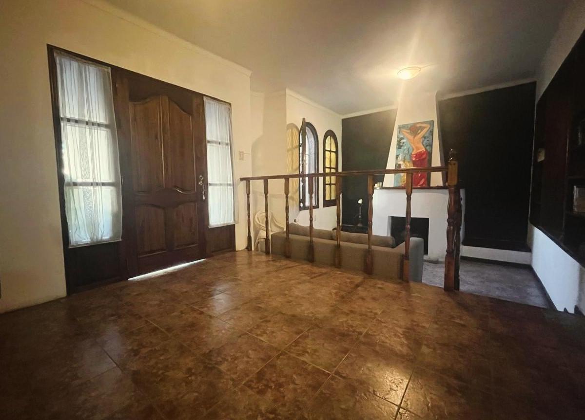 Hermosa Casa en Venta en Guaymallen 3