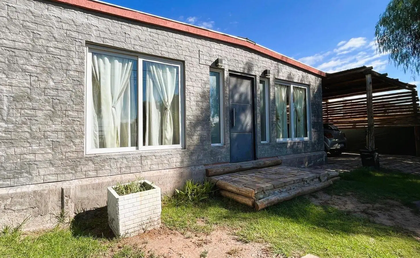 CASA EN VENTA BARRIO PRIVADO EL CHALLAO. MENDOZA. 3