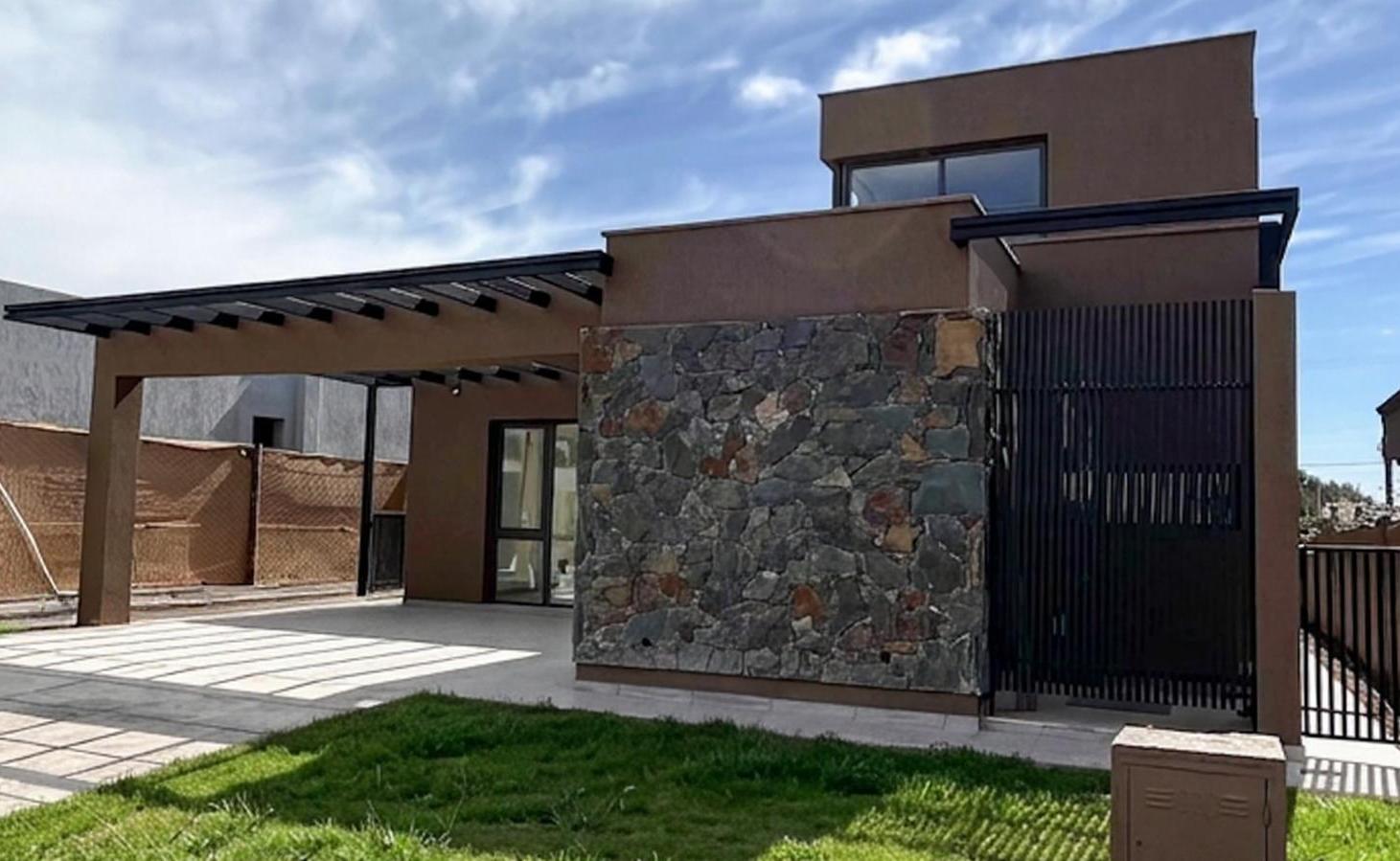Foto de CASA EN CONSTRUCCION. BARRIO PRIVADO LAR DE TERRADA. CARRODILLA. LUJAN, imagen 4