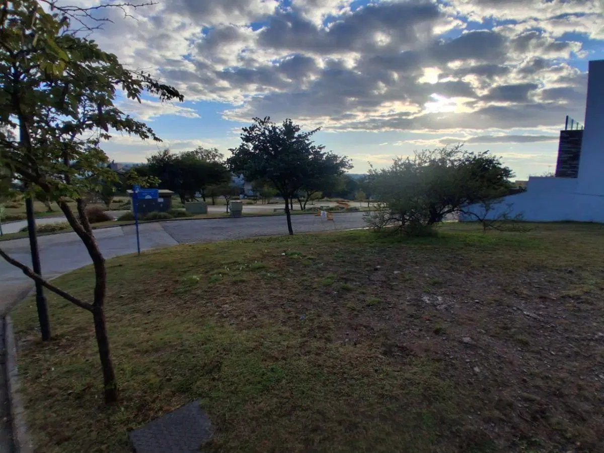 Lote ESQUINA 600 m² en Santina Norte – Valle Escondido 4