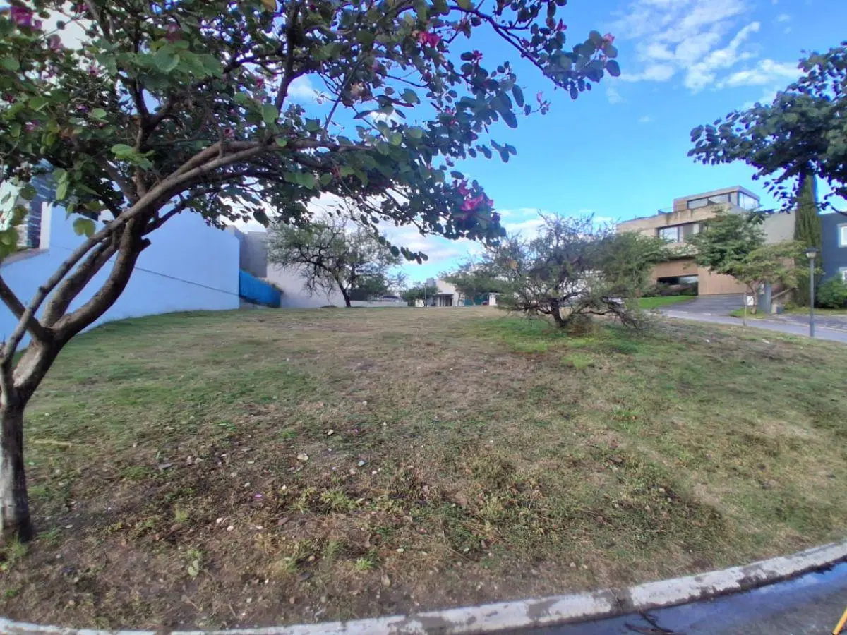 Lote ESQUINA 600 m² en Santina Norte – Valle Escondido 8